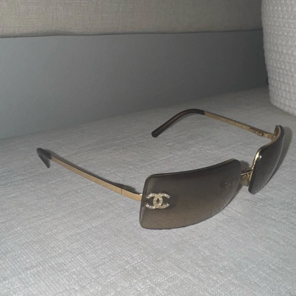 CHANEL Vintage crystal CC Gradient Brown Sunglasses - Picture 4 of 10